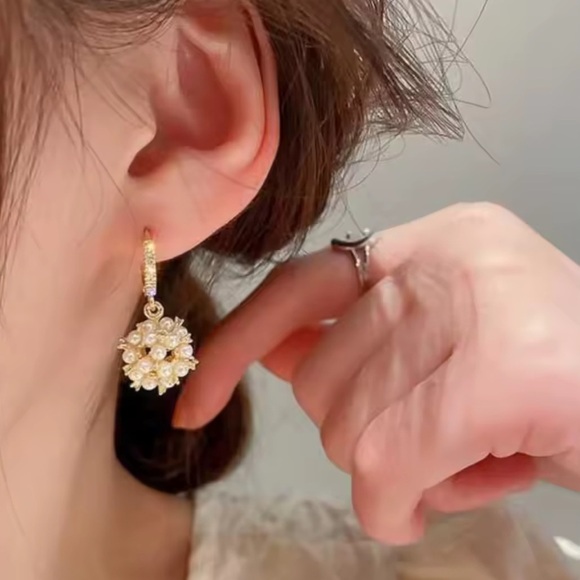 Anthropologie Gold Pearl Drop Earrings - Picture 6 of 10